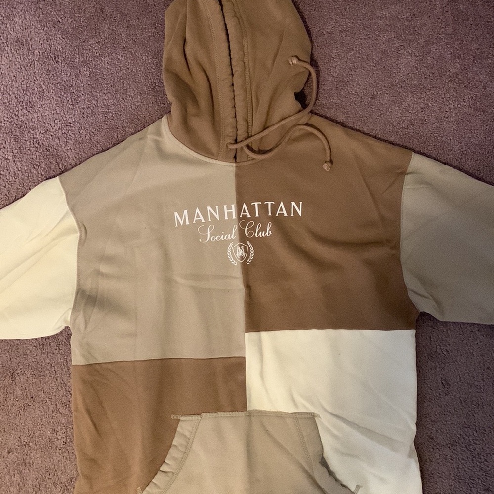 women’s Hollister hoodie